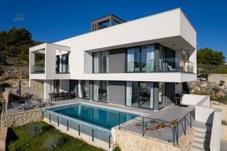 Thumbnail von Modern villa with infinity swimming pool and panoramic view, Trogir region