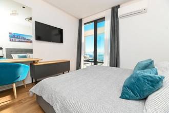 Thumbnail von Modern villa with infinity swimming pool and panoramic view, Trogir region