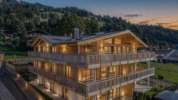 Thumbnail von Luxury penthouse in a sunny prime location with panoramic view
