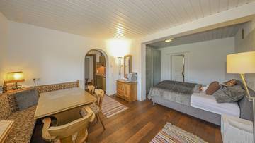 Thumbnail von Secondary residence in a peaceful location with a breathtaking view