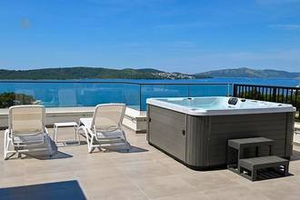 Thumbnail von Luxurious penthouse with rooftop terrace and sea view