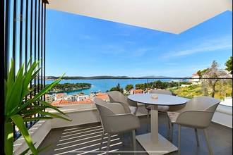 Thumbnail von Luxurious penthouse with rooftop terrace and sea view