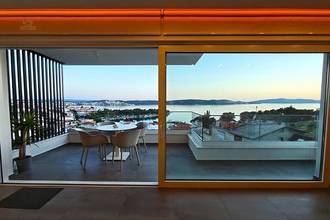 Thumbnail von Luxurious penthouse with rooftop terrace and sea view