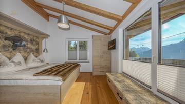 Thumbnail von Luxury penthouse with a recreational residence and unobstructed panoramic view
