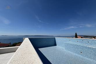 Thumbnail von Modern penthouse with rooftop pool