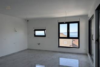 Thumbnail von Modern penthouse with rooftop pool