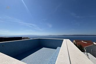 Thumbnail von Modern penthouse with rooftop pool