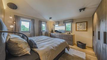 Thumbnail von Exclusive penthouse with a stripe view directly at the golf course