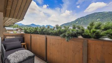Thumbnail von Exclusive penthouse with a stripe view directly at the golf course
