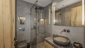 Thumbnail von Exclusive penthouse with a stripe view directly at the golf course