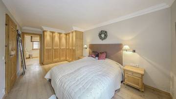 Thumbnail von Exclusive semi-detached house in sunny prime location