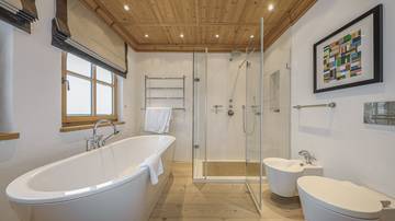 Thumbnail von Exclusive semi-detached house in sunny prime location