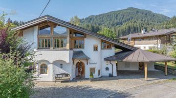 Thumbnail von Exclusive semi-detached house in sunny prime location