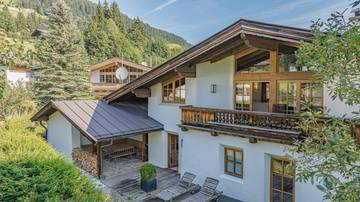 Thumbnail von Exclusive semi-detached house in sunny prime location