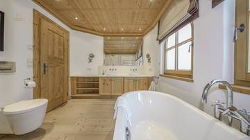 Thumbnail von Exclusive semi-detached house in sunny prime location