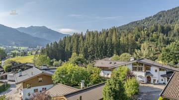 Thumbnail von Exclusive semi-detached house in sunny prime location
