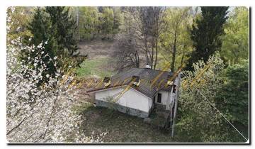 Thumbnail von Your private retreat in beautiful nature, detached villa with park in Viola to renovate
