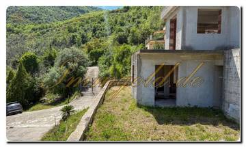 Thumbnail von Great opportunity, solid villa shell in a quiet hillside location with sea view & panoramic view of Cefalù