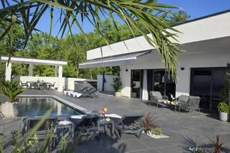 Thumbnail von Modern villa with swimming pool and panoramic sea view