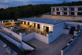 Thumbnail von Modern villa with swimming pool and panoramic sea view