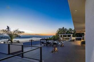 Thumbnail von Modern villa with swimming pool and panoramic sea view