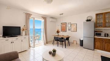 Thumbnail von Stylish apartment on the first line of the sea