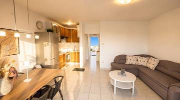 Thumbnail von Stylish apartment on the first line of the sea