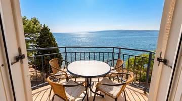 Thumbnail von Stylish apartment on the first line of the sea