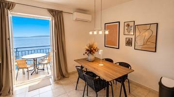 Thumbnail von Stylish apartment on the first line of the sea