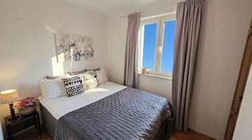 Thumbnail von Stylish apartment on the first line of the sea
