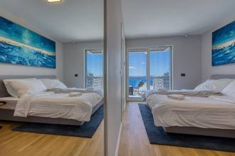 Thumbnail von Luxury villa with swimming pool and sea view