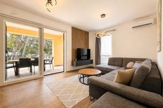 Thumbnail von Apartment with garden and swimming pool, south side of Hvar Island