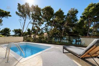 Thumbnail von Apartment with garden and swimming pool, south side of Hvar Island