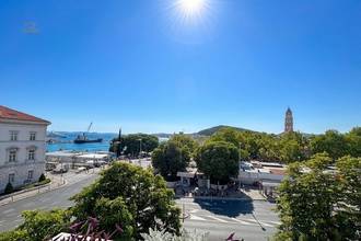 Квартира в очень центральном районе с видом на море