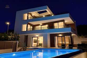 Thumbnail von Modern villa with panoramic sea view and swimming pool, Rogoznica region