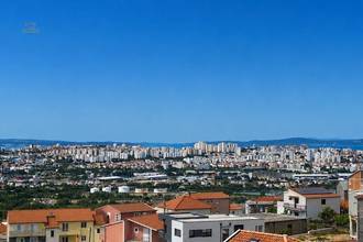 Thumbnail von Well-maintained house with two residential units and sea view, Split region