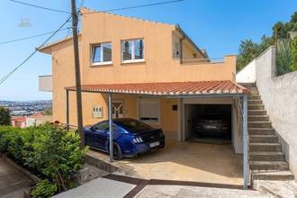 Thumbnail von Well-maintained house with two residential units and sea view, Split region