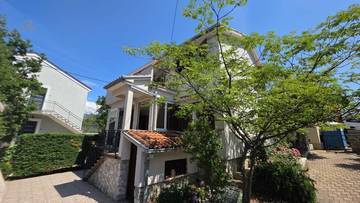 Thumbnail von House with sea view and garden near the beach