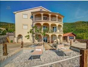 Thumbnail von Apartment building with 5 residential units, Senj region