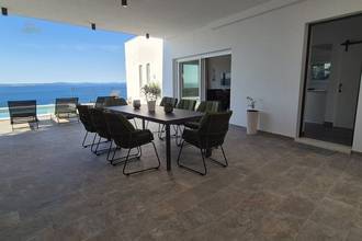 Thumbnail von Modern villa with pool and sea view on the Omis Riviera