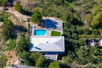 Thumbnail von Modern villa with pool and sea view on the Omis Riviera