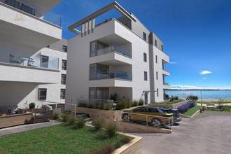 Thumbnail von Newly built apartments on the first line of the sea with sea view