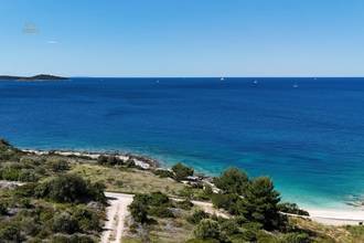 Земельный участок с неповторимым панорамным видом на море, расположенный во 2-й линии