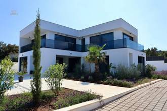 Thumbnail von New villa with pool and sea view, approximately 80 meters to the sea