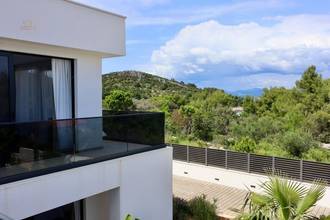 Thumbnail von New villa with pool and sea view, approximately 80 meters to the sea