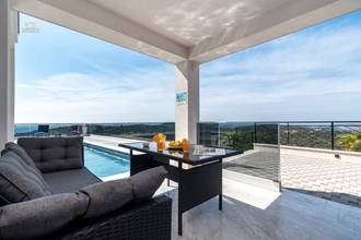 Thumbnail von Luxury villa with infinity pool in panoramic location