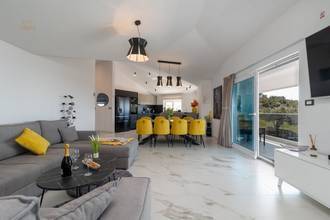 Thumbnail von Luxury villa with infinity pool in panoramic location