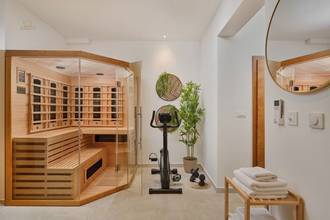 Thumbnail von High-quality renovated stone house in first line to the sea