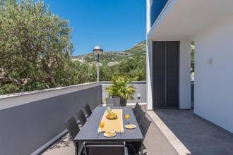 Thumbnail von Modern villa with panoramic sea view and pool