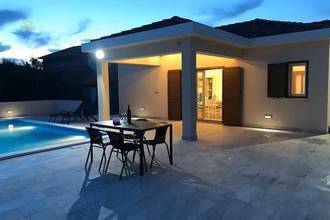 Thumbnail von Detached bungalow with swimming pool and sea view